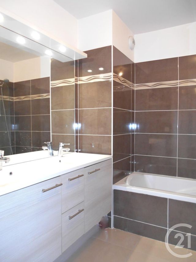 Afficher la photo en grand Appartement F4 à vendre - 4 pièces - 87.31 m2 - FERNEY VOLTAIRE - 01 - RHONE-ALPES - Century 21 Adl Genevois