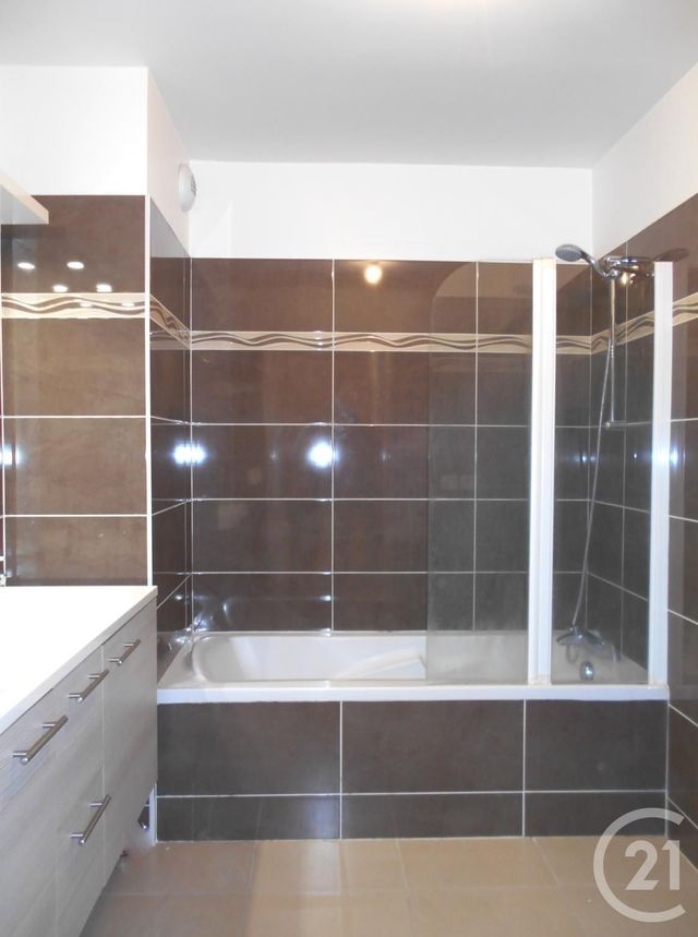 Afficher la photo en grand Appartement F4 à vendre - 4 pièces - 87.31 m2 - FERNEY VOLTAIRE - 01 - RHONE-ALPES - Century 21 Adl Genevois