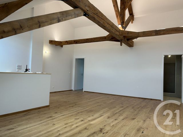 Appartement F3 Bis à louer PERON