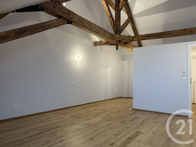 Appartement F3 Bis à louer PERON