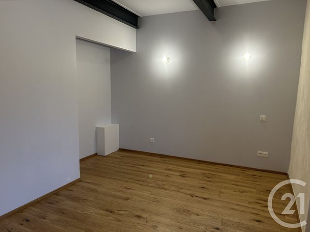 Appartement F3 bis à louer - 3 pièces - 108.38 m2 - PERON - 01 - RHONE-ALPES - Century 21 Adl Genevois