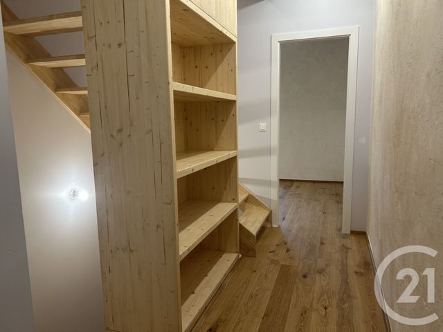 Appartement F3 bis à louer - 3 pièces - 108.38 m2 - PERON - 01 - RHONE-ALPES - Century 21 Adl Genevois