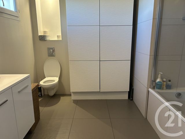 Appartement F4 à louer - 4 pièces - 126.45 m2 - ORNEX - 01 - RHONE-ALPES - Century 21 Adl Genevois