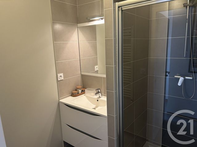 Appartement F4 à louer - 4 pièces - 126.45 m2 - ORNEX - 01 - RHONE-ALPES - Century 21 Adl Genevois