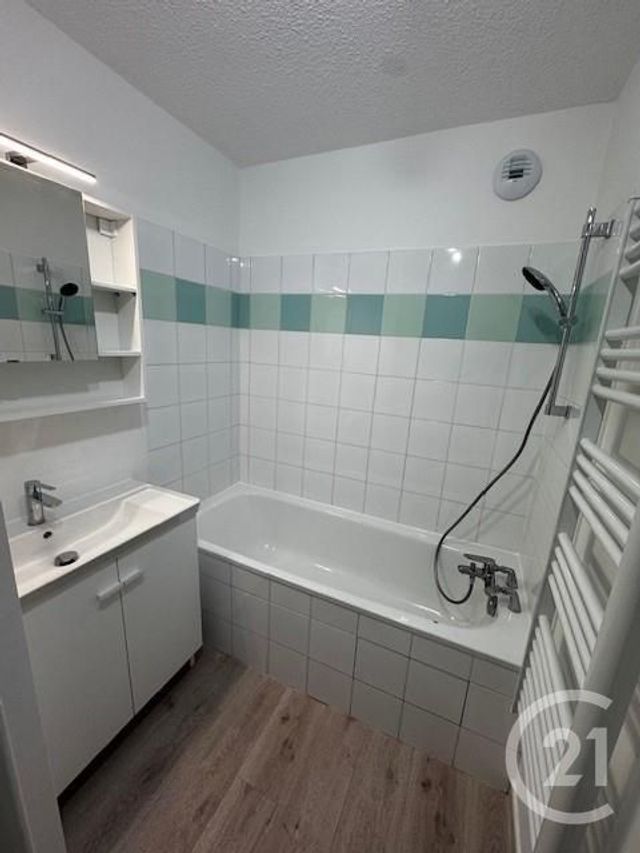 Afficher la photo en grand Appartement F1 bis à louer - 2 pièces - 37.72 m2 - ANNEMASSE - 74 - RHONE-ALPES - Century 21 Adl Genevois