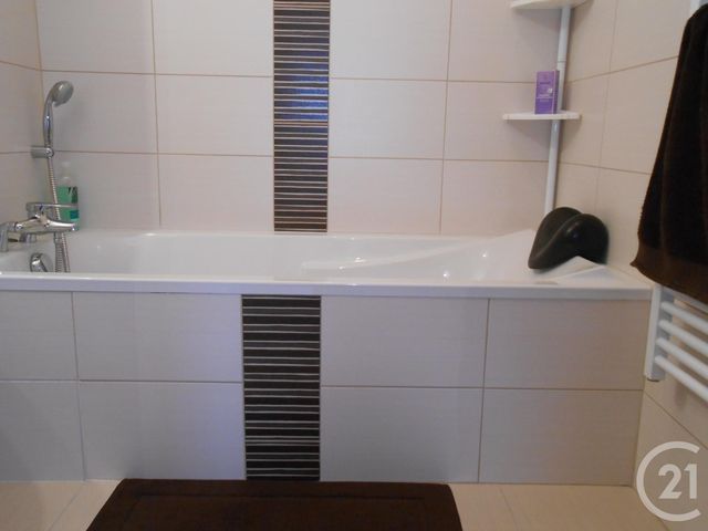 Appartement F4 à louer - 4 pièces - 94.56 m2 - CESSY - 01 - RHONE-ALPES - Century 21 Adl Genevois