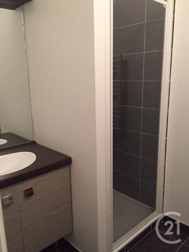 Appartement Duplex à louer - 4 pièces - 93.79 m2 - ECHENEVEX - 01 - RHONE-ALPES - Century 21 Adl Genevois