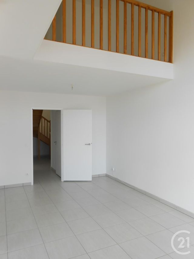 Appartement Duplex à louer - 4 pièces - 93.79 m2 - ECHENEVEX - 01 - RHONE-ALPES - Century 21 Adl Genevois