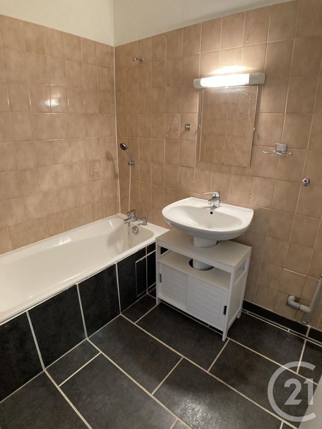 Appartement F2 à louer - 2 pièces - 52.12 m2 - VALLEIRY - 74 - RHONE-ALPES - Century 21 Adl Genevois