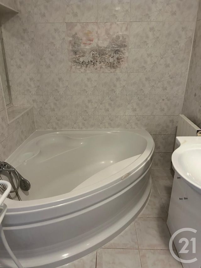 Appartement F3 à louer - 3 pièces - 78.5 m2 - ANNEMASSE - 74 - RHONE-ALPES - Century 21 Adl Genevois