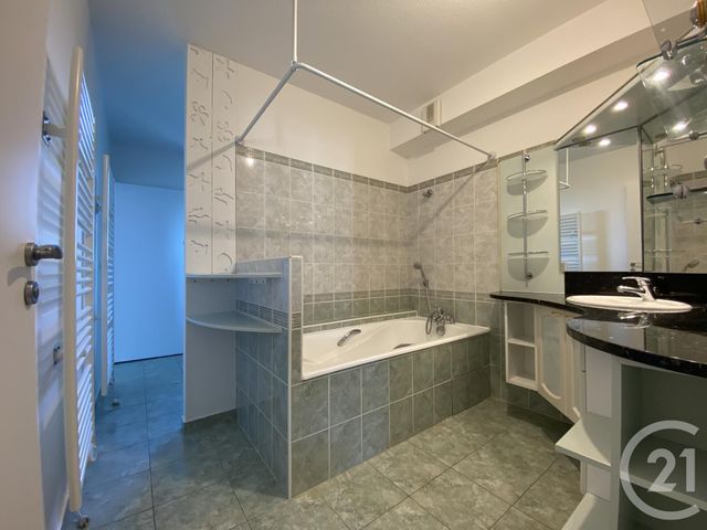 Appartement F5 à louer - 5 pièces - 139.42 m2 - ST JULIEN EN GENEVOIS - 74 - RHONE-ALPES - Century 21 Adl Genevois