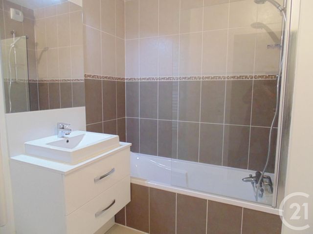 Appartement F3 à louer - 3 pièces - 64.17 m2 - FERNEY VOLTAIRE - 01 - RHONE-ALPES - Century 21 Adl Genevois