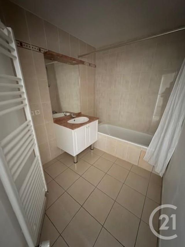 Appartement F3 à louer - 3 pièces - 49.69 m2 - AMBILLY - 74 - RHONE-ALPES - Century 21 Adl Genevois