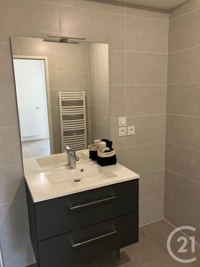 Appartement F2 à louer - 2 pièces - 43.26 m2 - ORNEX - 01 - RHONE-ALPES - Century 21 Adl Genevois