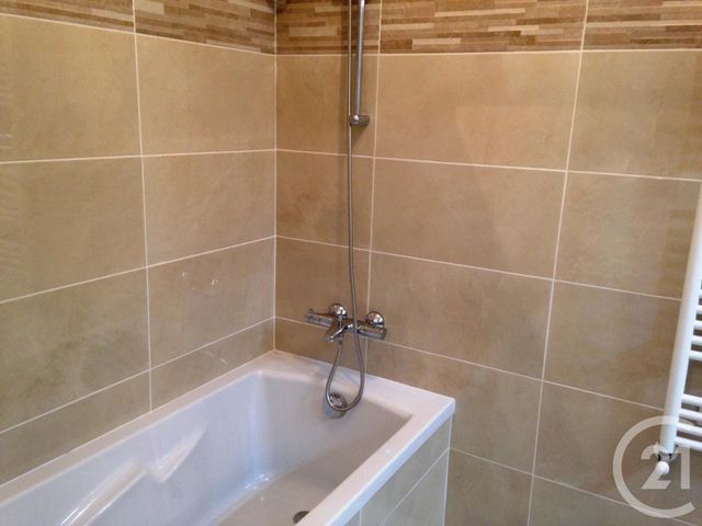 Appartement F4 à louer - 4 pièces - 87.74 m2 - FERNEY VOLTAIRE - 01 - RHONE-ALPES - Century 21 Adl Genevois