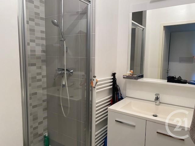 Appartement T4 à louer - 4 pièces - 94.35 m2 - ORNEX - 01 - RHONE-ALPES - Century 21 Adl Genevois