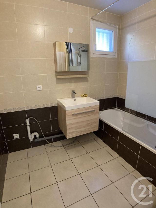 Appartement F4 à louer - 4 pièces - 88.75 m2 - ST JULIEN EN GENEVOIS - 74 - RHONE-ALPES - Century 21 Adl Genevois