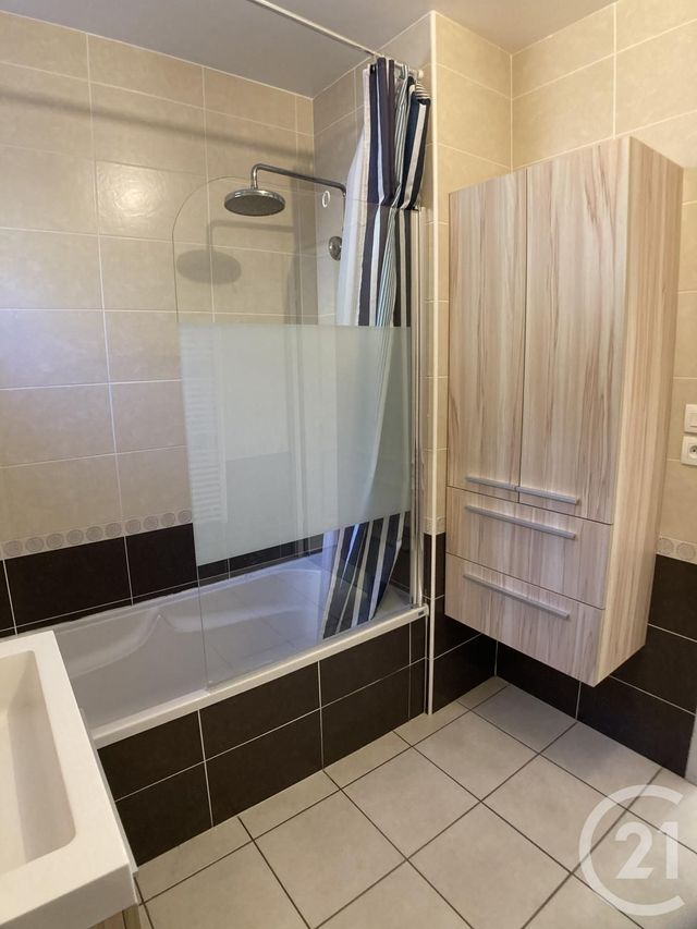 Appartement F4 à louer - 4 pièces - 88.75 m2 - ST JULIEN EN GENEVOIS - 74 - RHONE-ALPES - Century 21 Adl Genevois