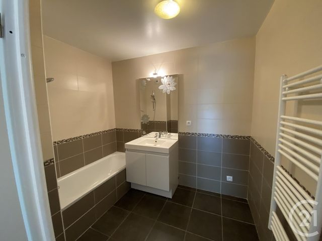 Appartement F3 à louer - 3 pièces - 58.03 m2 - ANNEMASSE - 74 - RHONE-ALPES - Century 21 Adl Genevois