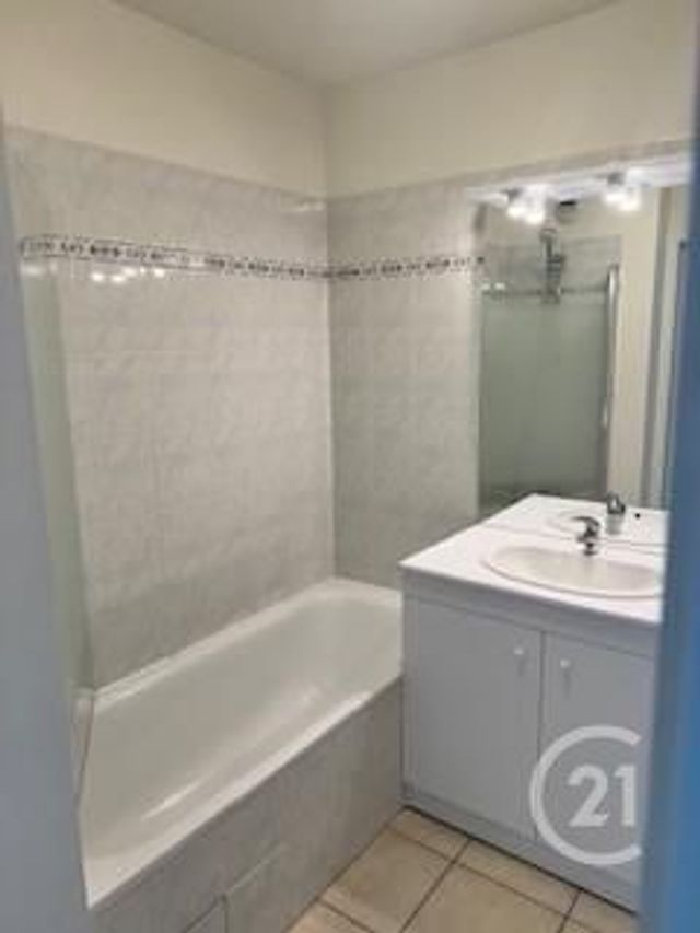 Appartement F2 à louer - 2 pièces - 39.76 m2 - ANNEMASSE - 74 - RHONE-ALPES - Century 21 Adl Genevois