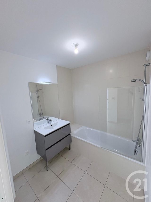 Appartement F6 à louer - 2 pièces - 40.0 m2 - ANNEMASSE - 74 - RHONE-ALPES - Century 21 Adl Genevois