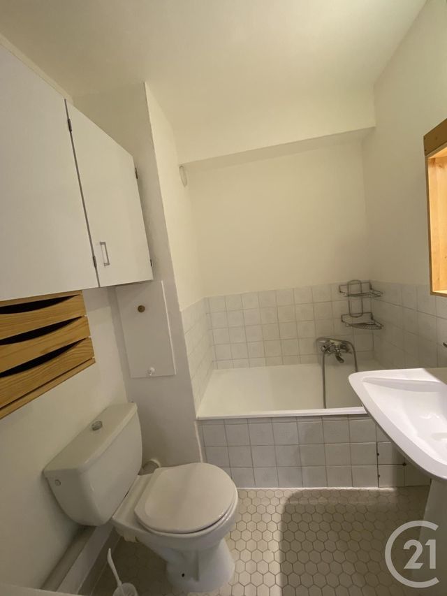 Appartement Studio à louer - 1 pièce - 38.96 m2 - GAILLARD - 74 - RHONE-ALPES - Century 21 Adl Genevois