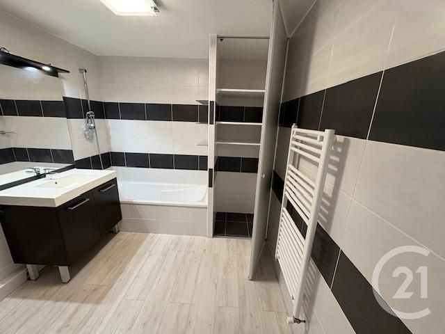 Appartement F3 à louer - 3 pièces - 72.8 m2 - ANNEMASSE - 74 - RHONE-ALPES - Century 21 Adl Genevois