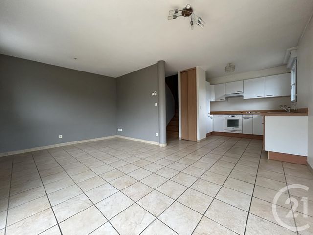 Appartement T4 à louer - 4 pièces - 60.84 m2 - ST JULIEN EN GENEVOIS - 74 - RHONE-ALPES - Century 21 Adl Genevois