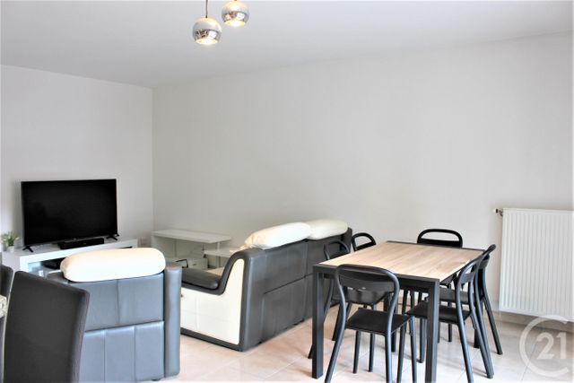 Appartement T3 à louer - 3 pièces - 71.2 m2 - GEX - 01 - RHONE-ALPES - Century 21 Adl Genevois