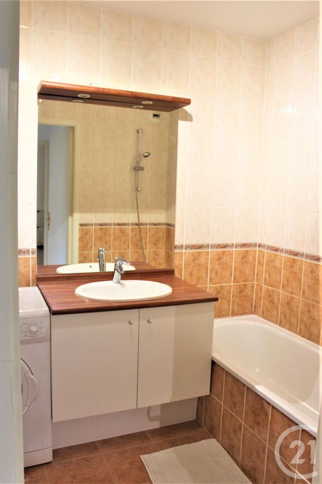 Appartement T3 à louer - 3 pièces - 71.2 m2 - GEX - 01 - RHONE-ALPES - Century 21 Adl Genevois